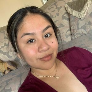 Meet your Posher, Leticia